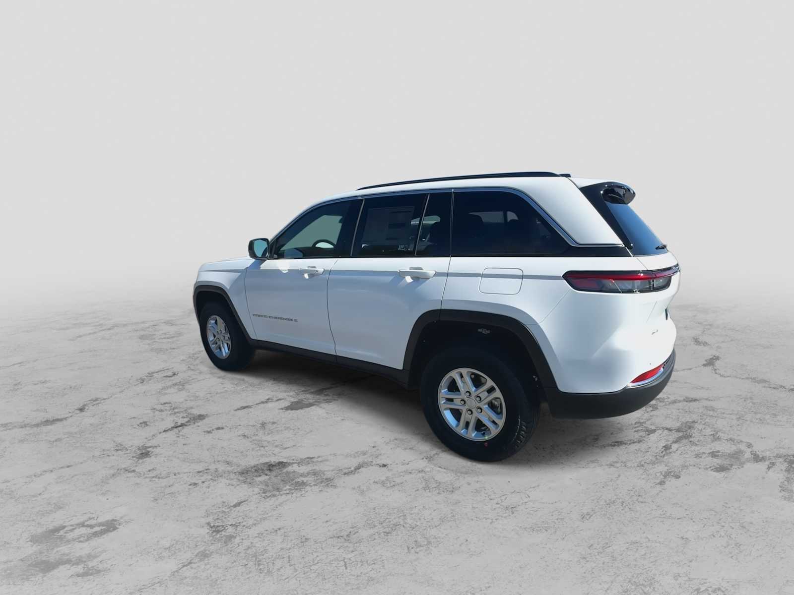 Thumbnail: 2025 Jeep Grand Cherokee - 6