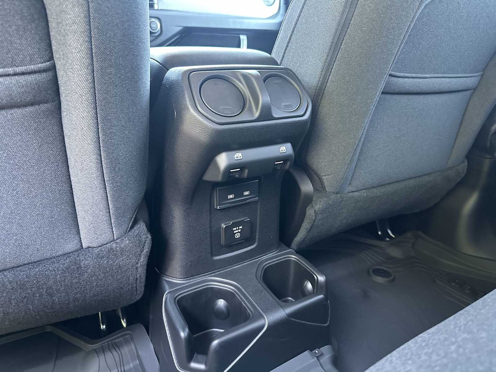 Thumbnail: 2025 Jeep Gladiator - 21