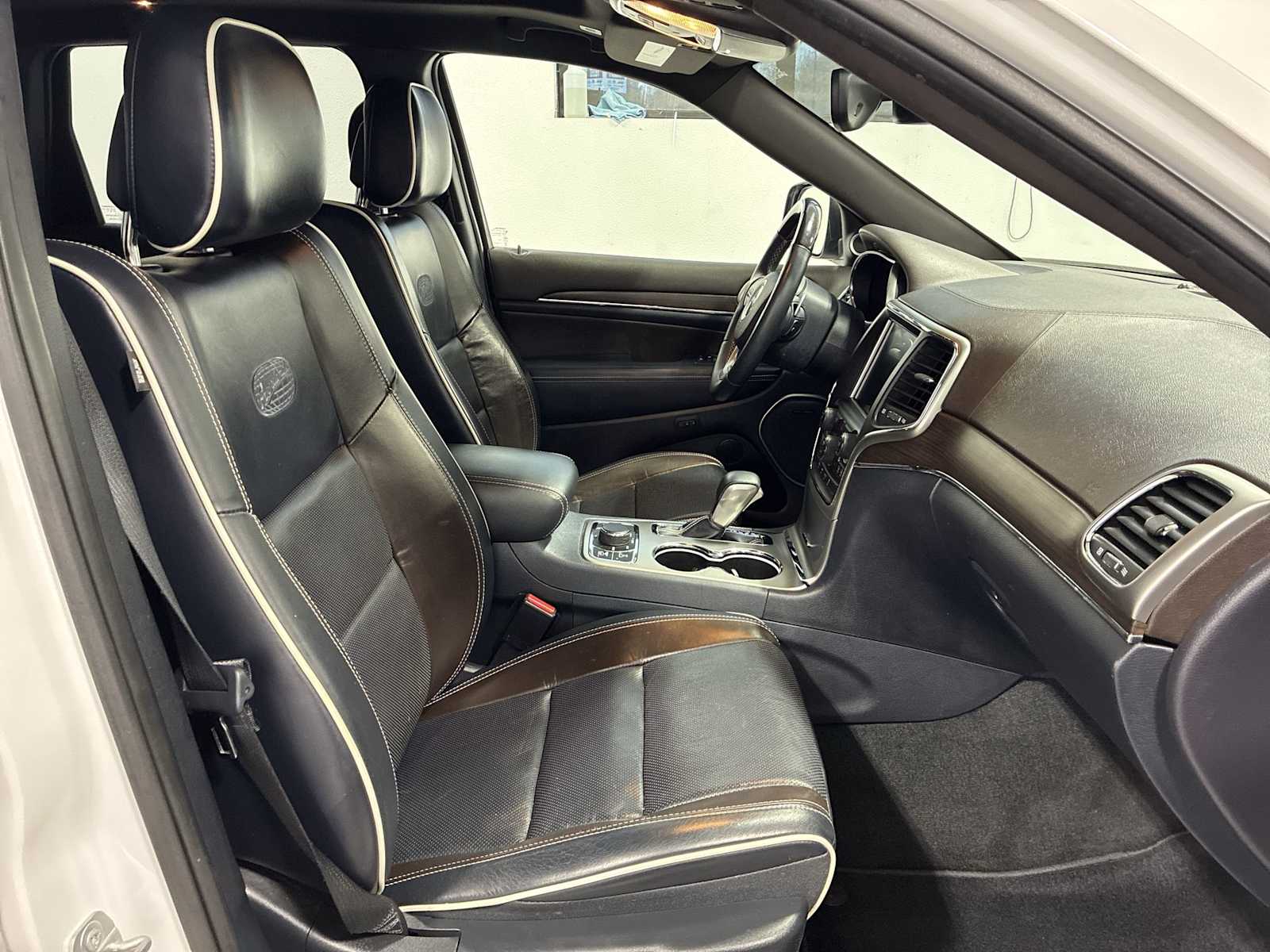 Thumbnail: 2017 Jeep Grand Cherokee - 26