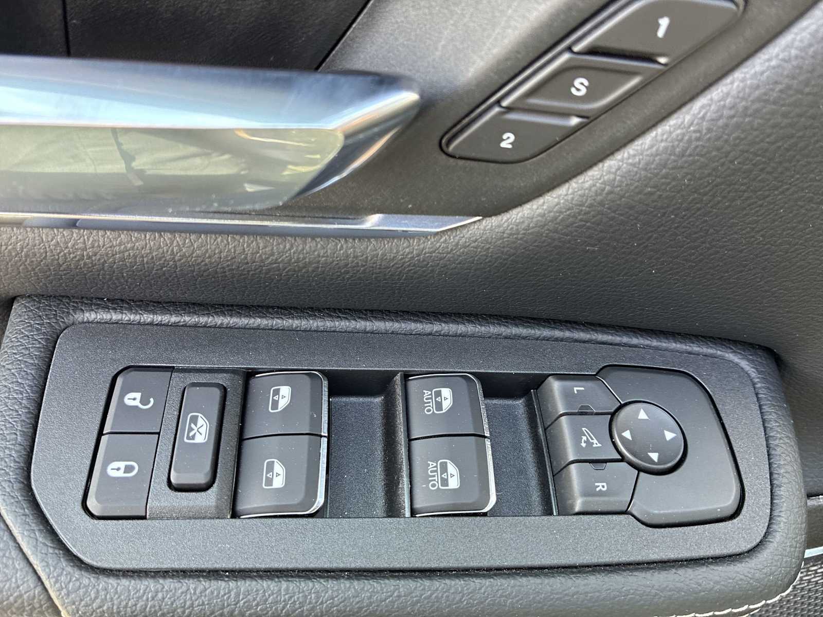 Thumbnail: 2026 RAM 1500 - 15