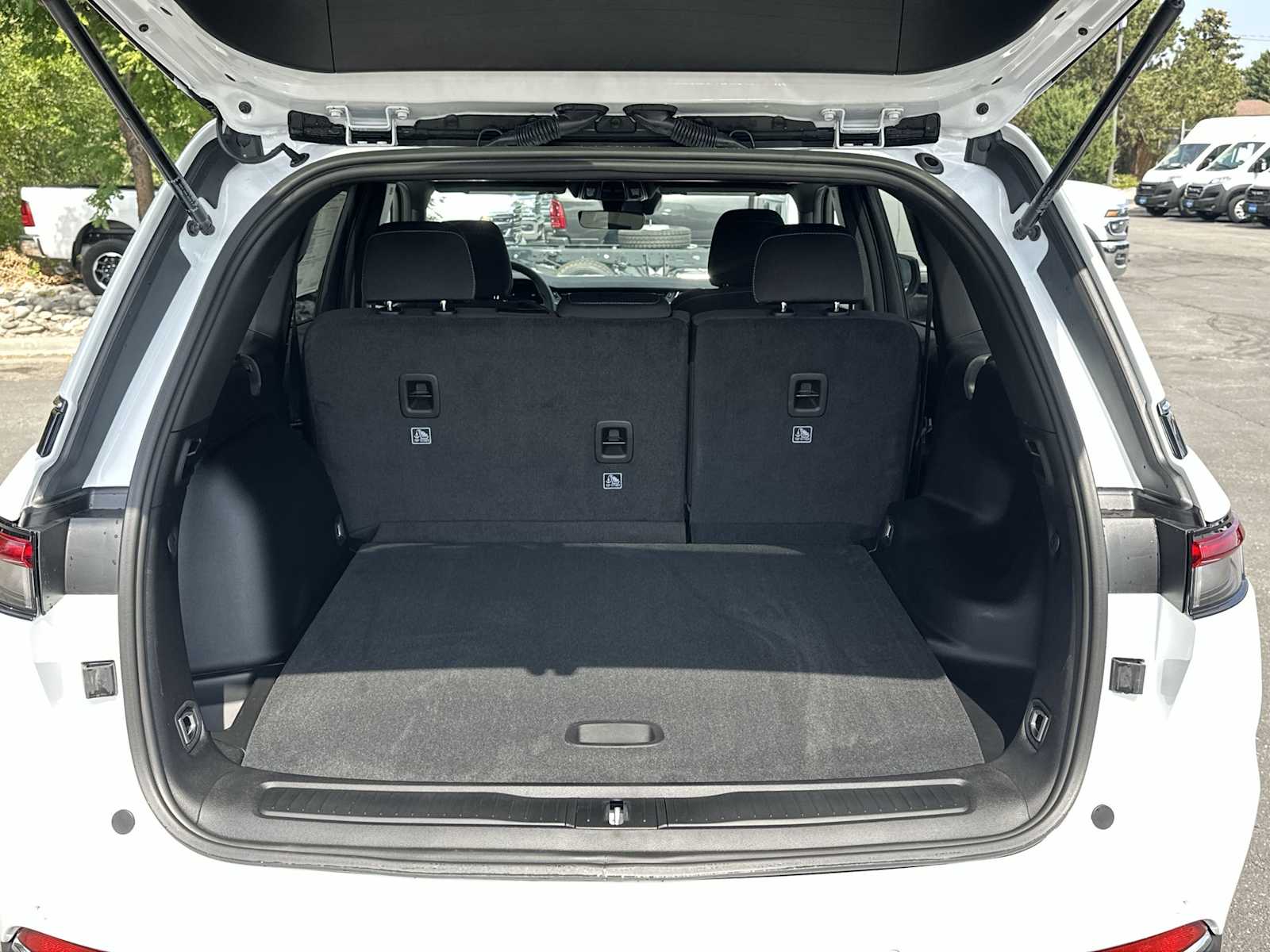 Thumbnail: 2025 Jeep Grand Cherokee - 19