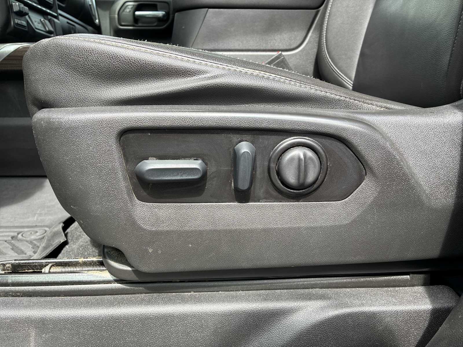 Thumbnail: 2022 Chevrolet Silverado 1500 - 13