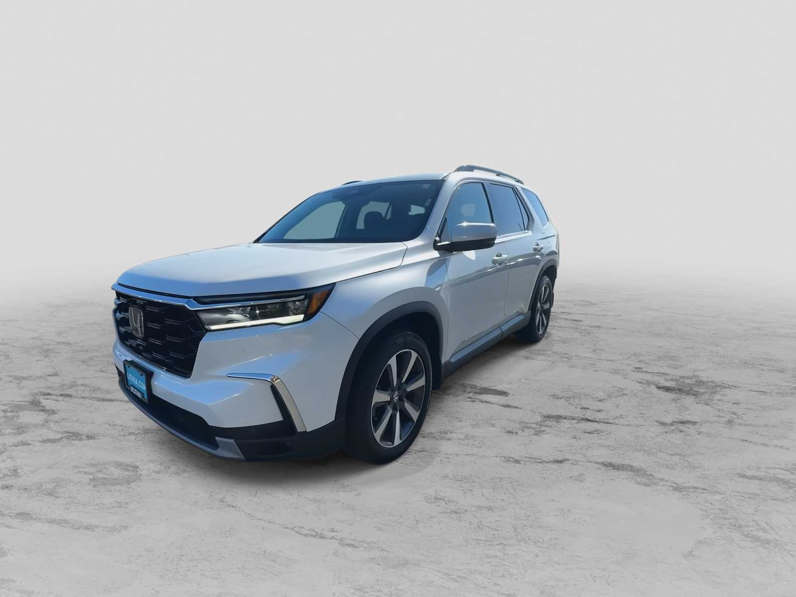 2023 Honda Pilot Touring photo 3
