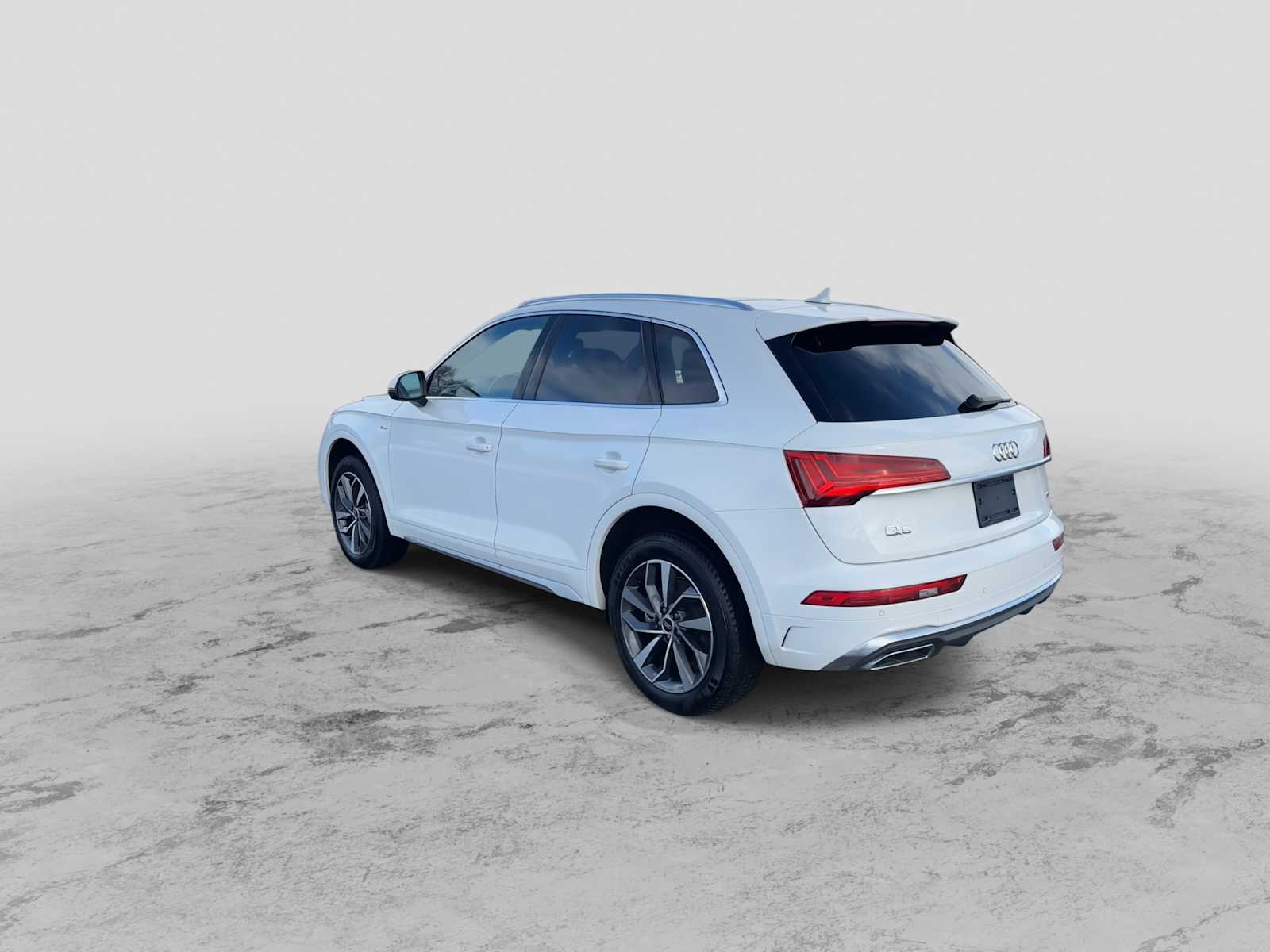 Thumbnail: 2023 Audi Q5 - 6