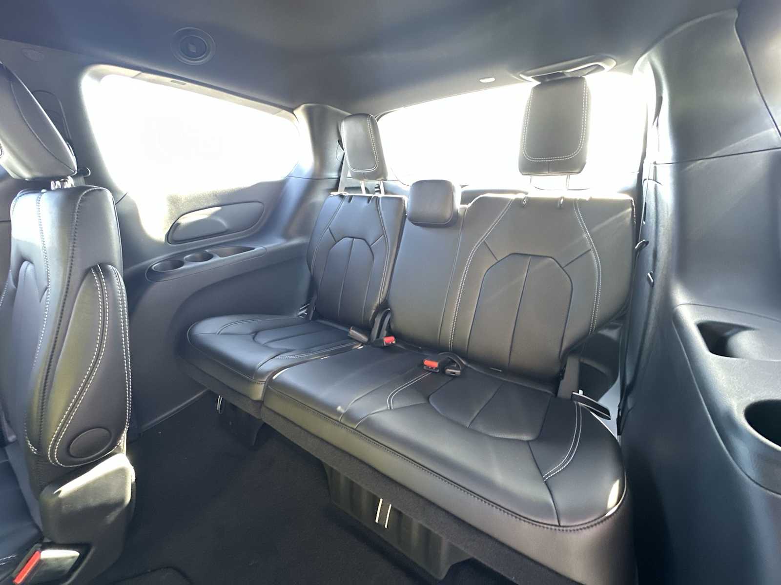 Thumbnail: 2026 Chrysler Voyager - 23