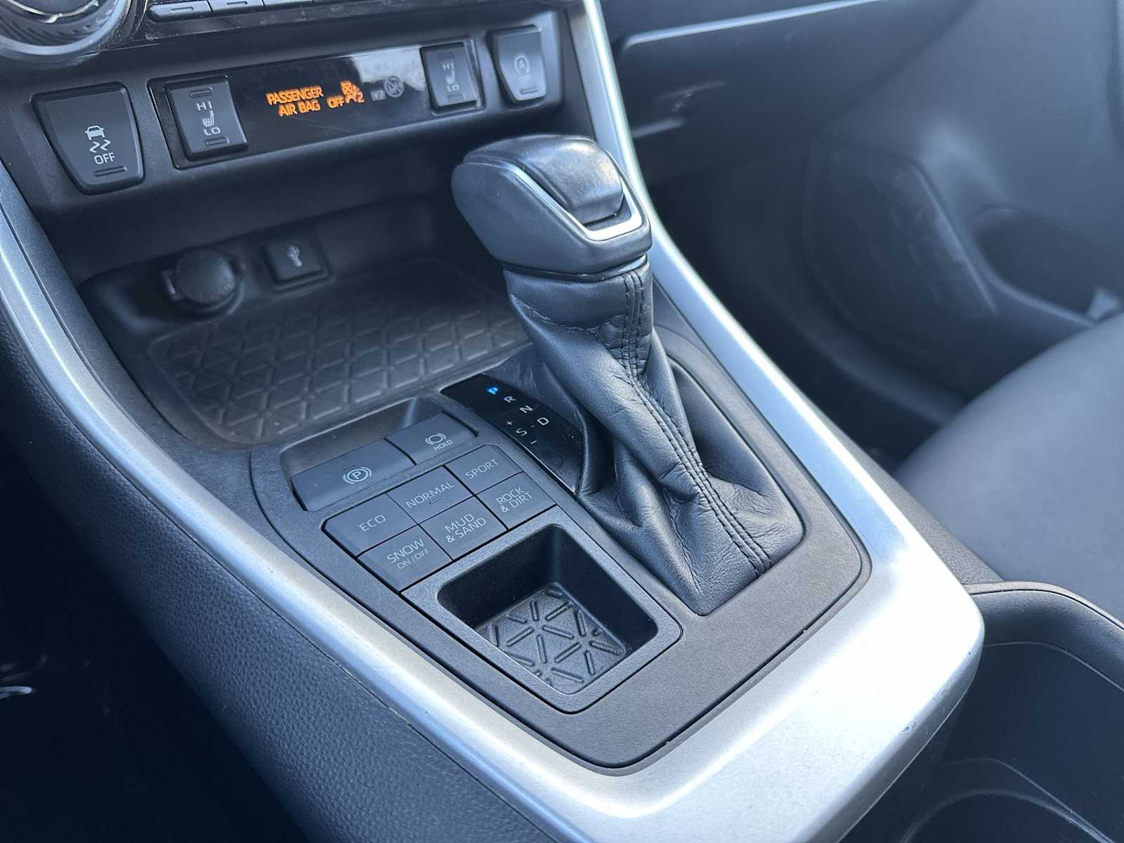 Thumbnail: 2022 Toyota RAV4 - 20