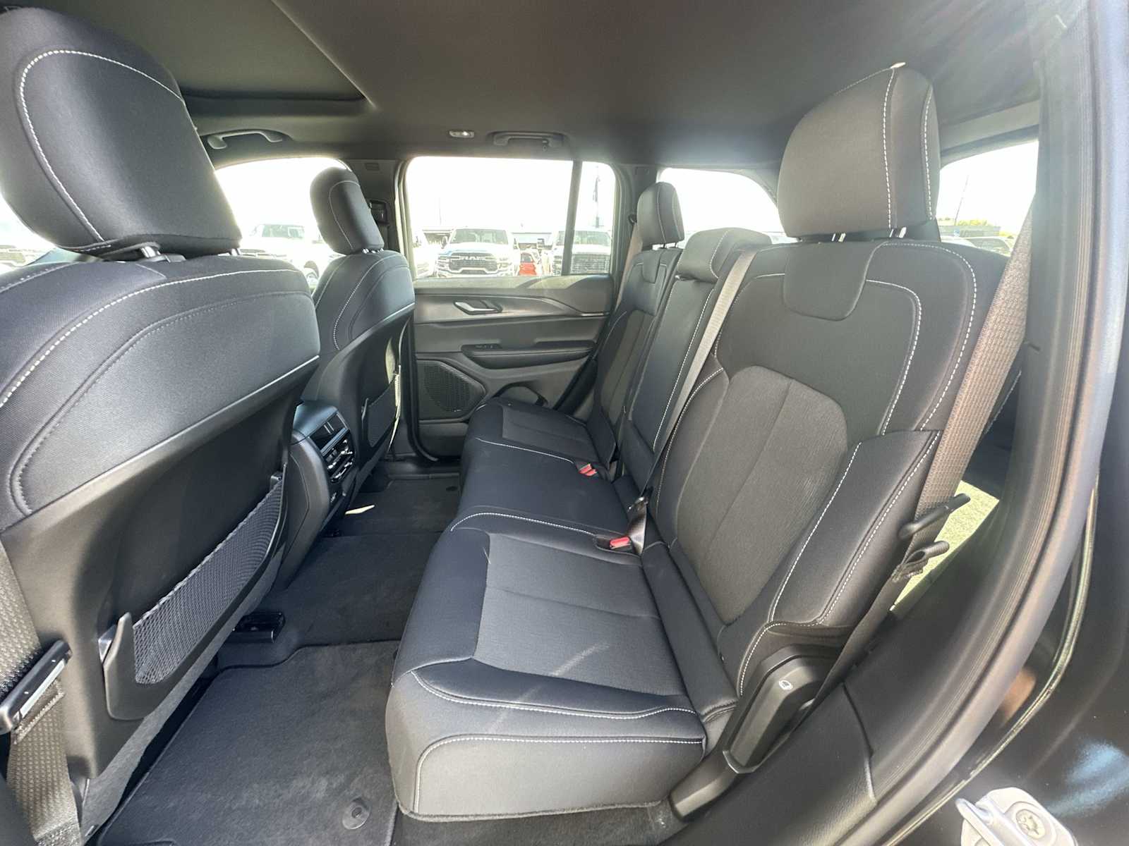 Thumbnail: 2025 Jeep Grand Cherokee - 23