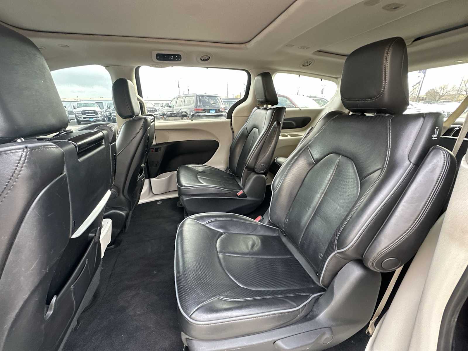 Thumbnail: 2018 Chrysler Pacifica - 23