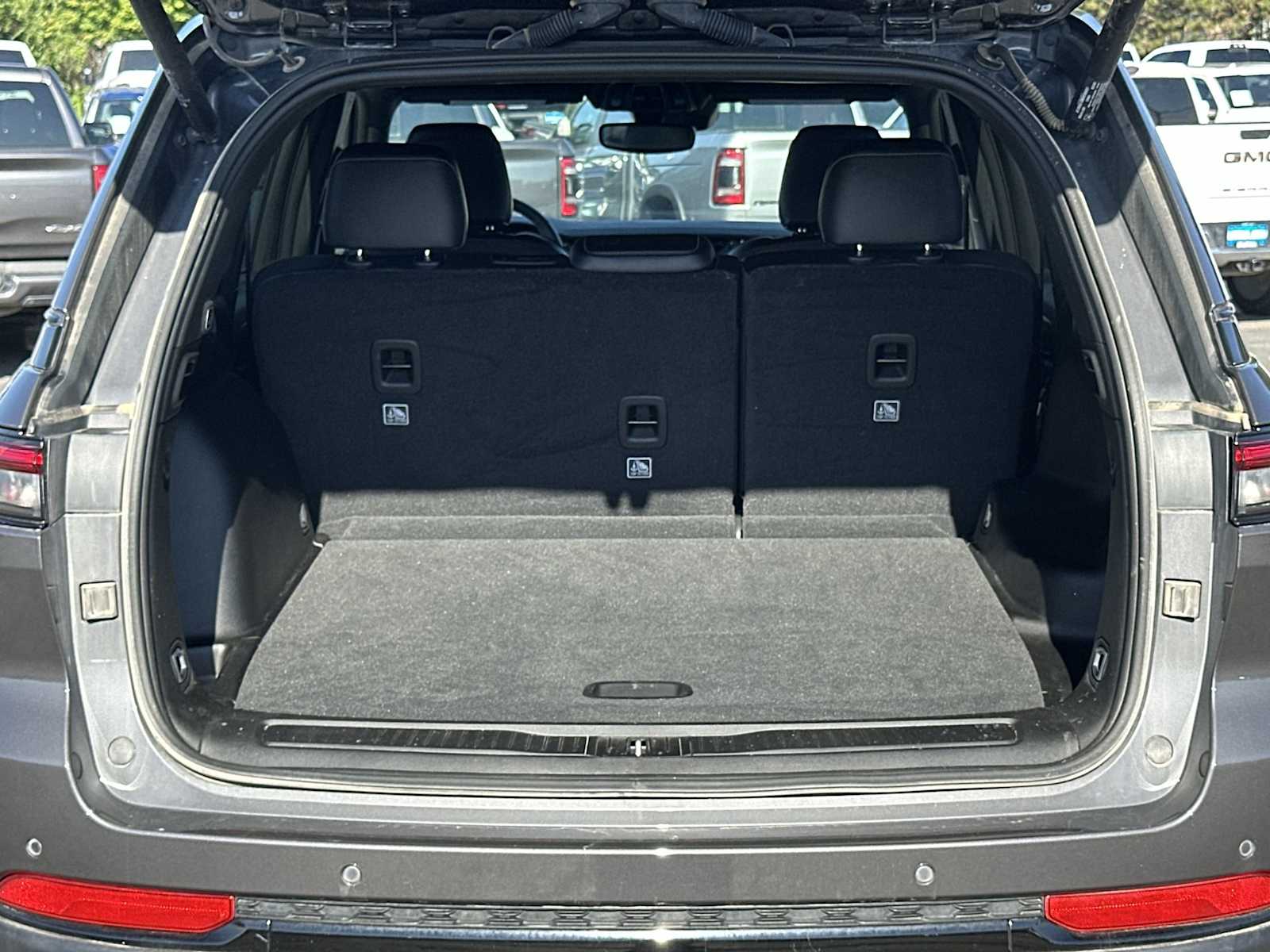 Thumbnail: 2024 Jeep Grand Cherokee - 19