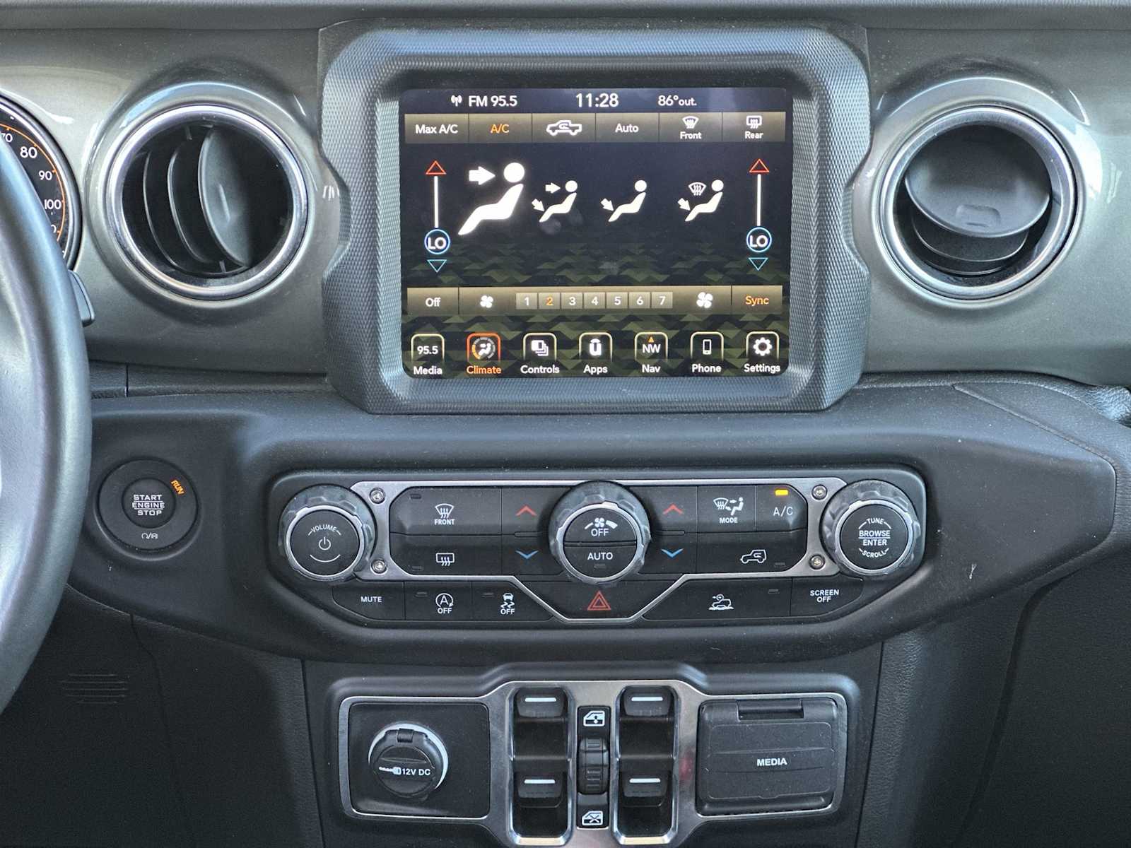 Thumbnail: 2022 Jeep Gladiator - 16