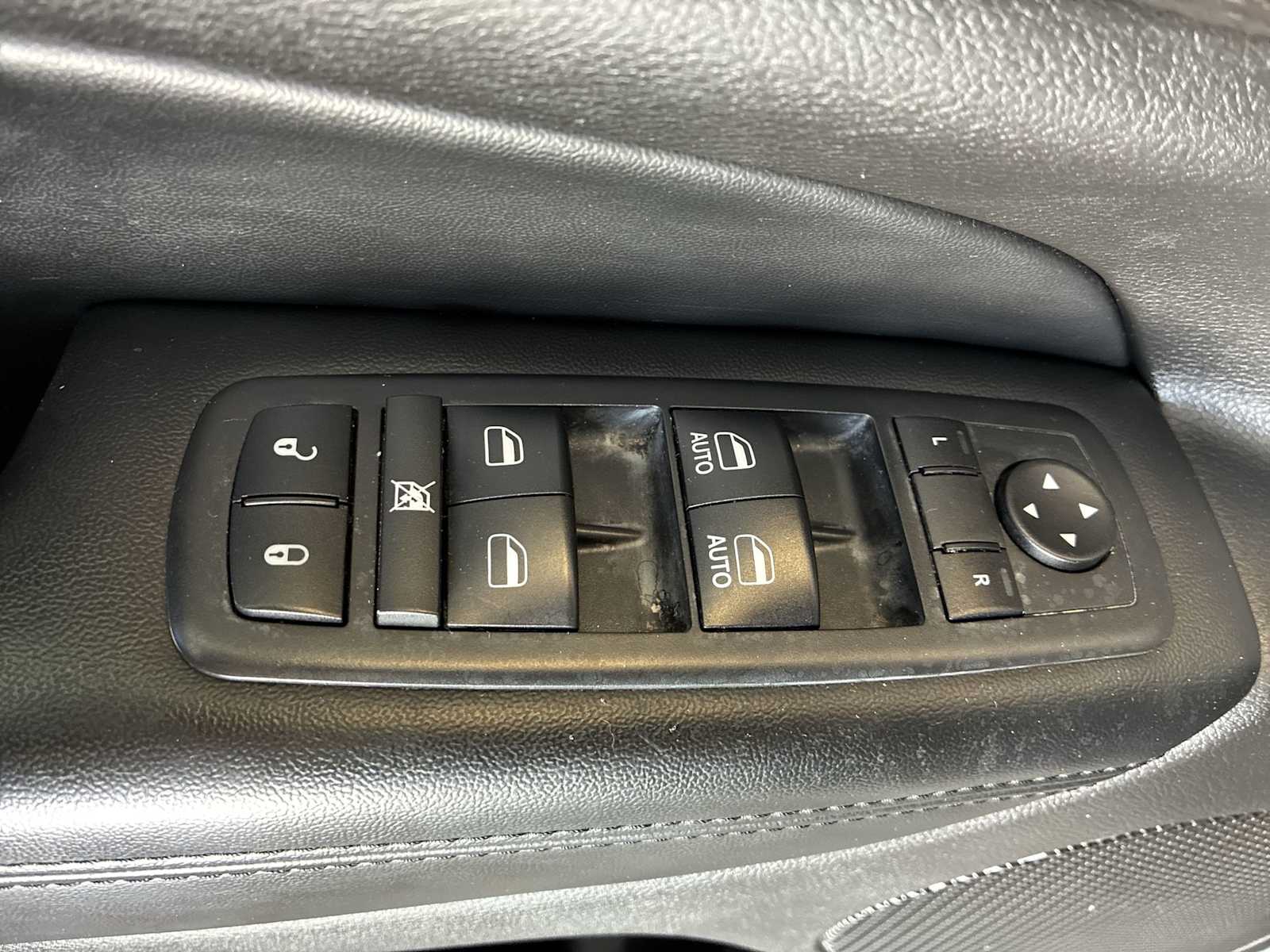 Thumbnail: 2018 Jeep Grand Cherokee - 15