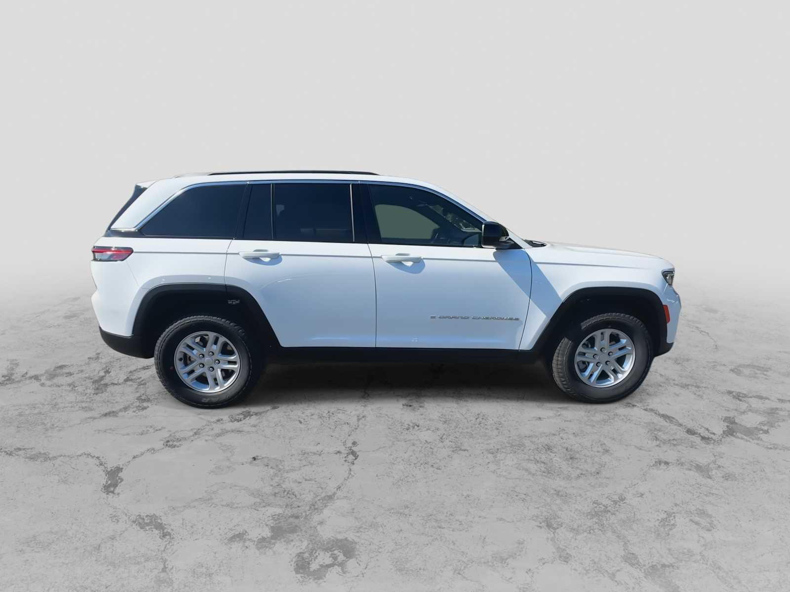 Thumbnail: 2025 Jeep Grand Cherokee - 9