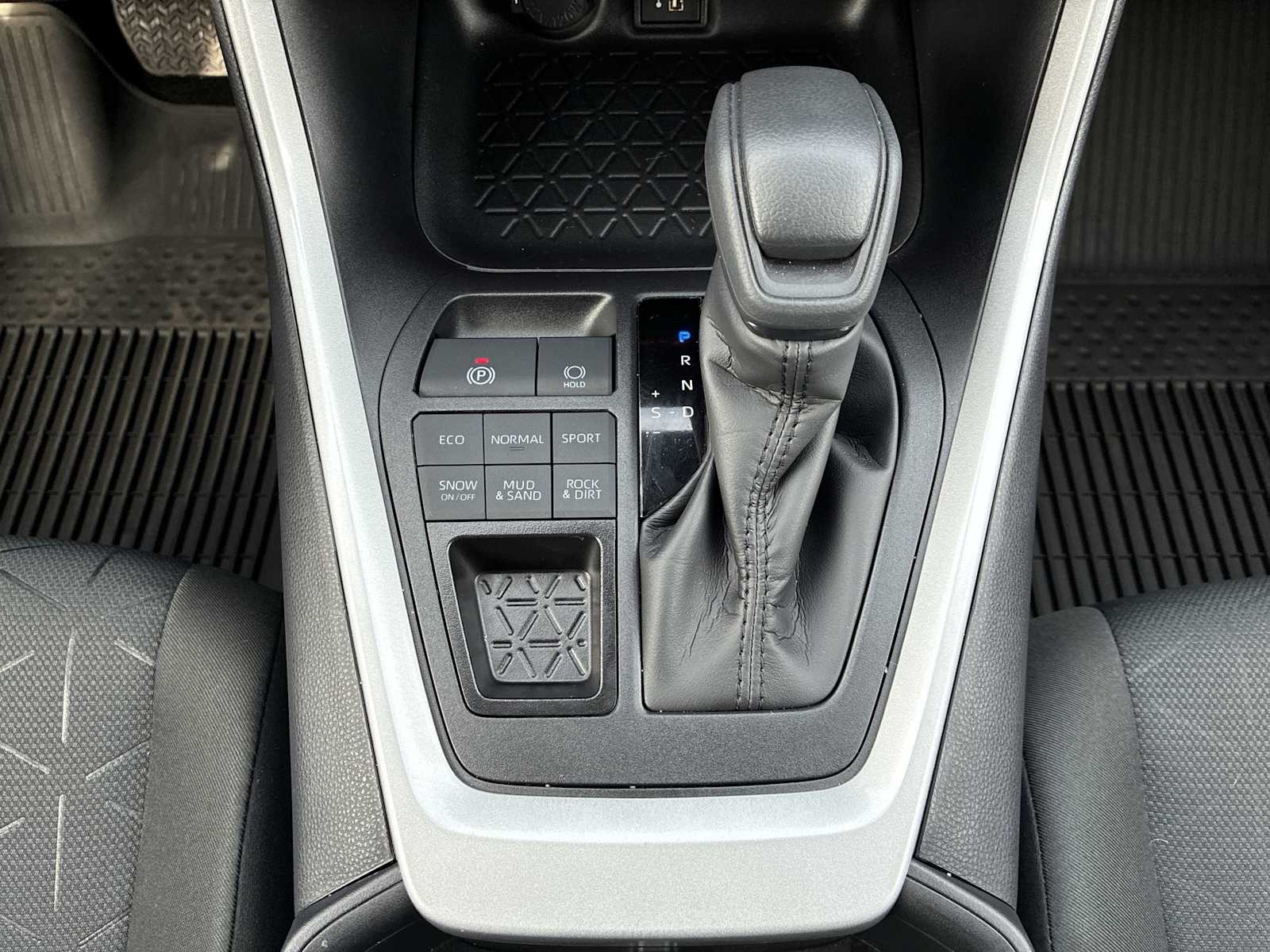 Thumbnail: 2025 Toyota RAV4 - 22