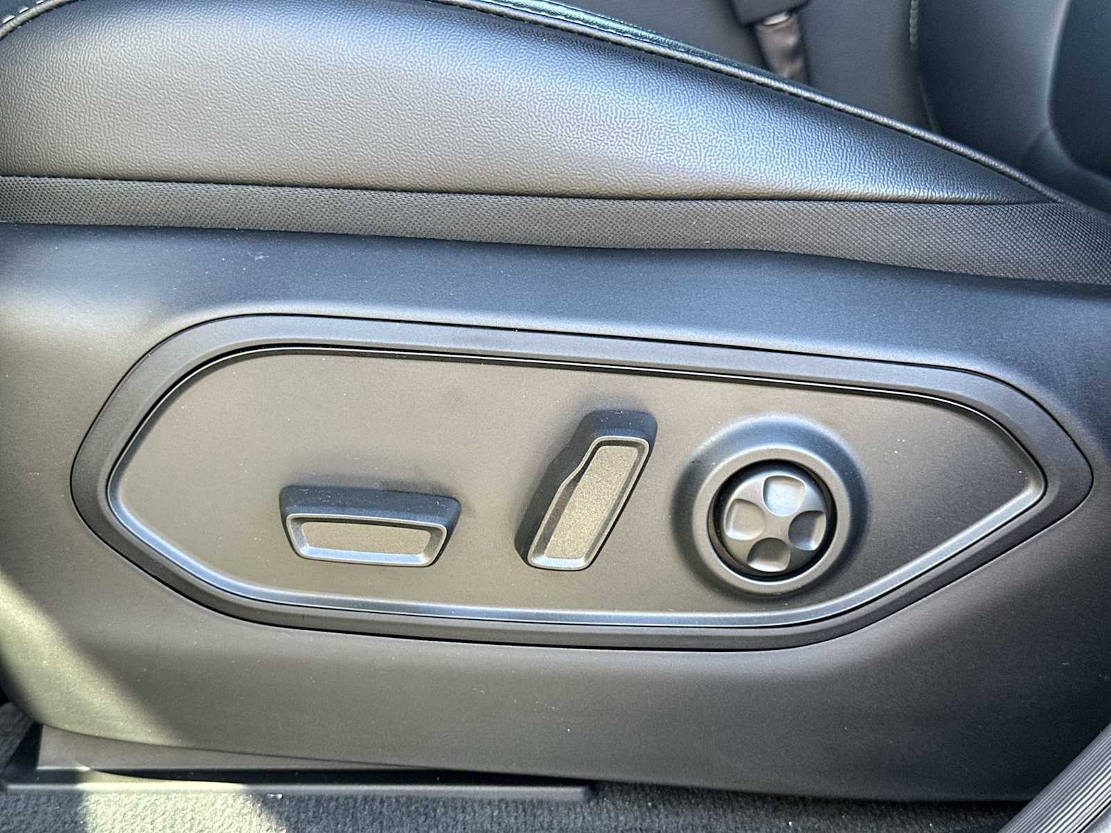 Thumbnail: 2025 Jeep Grand Cherokee - 14