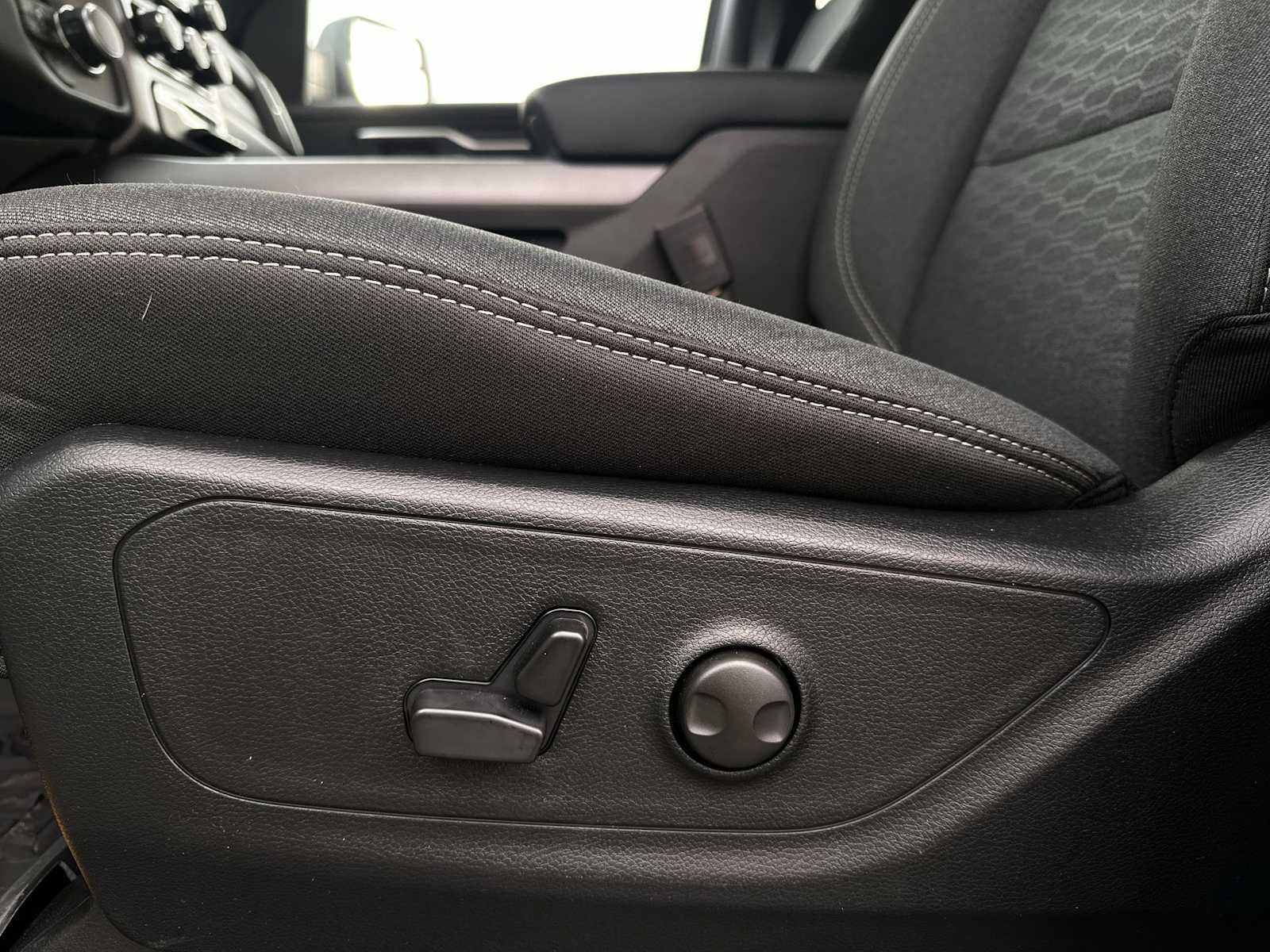 Thumbnail: 2026 RAM 1500 - 14