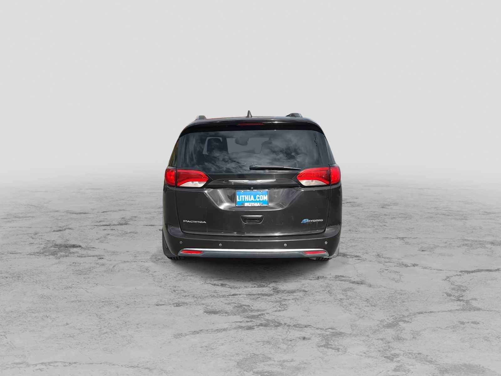 Thumbnail: 2018 Chrysler Pacifica - 7