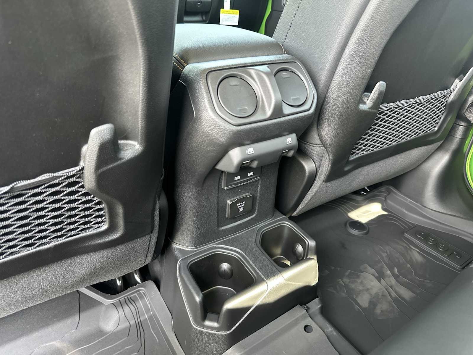 Thumbnail: 2025 Jeep Gladiator - 21