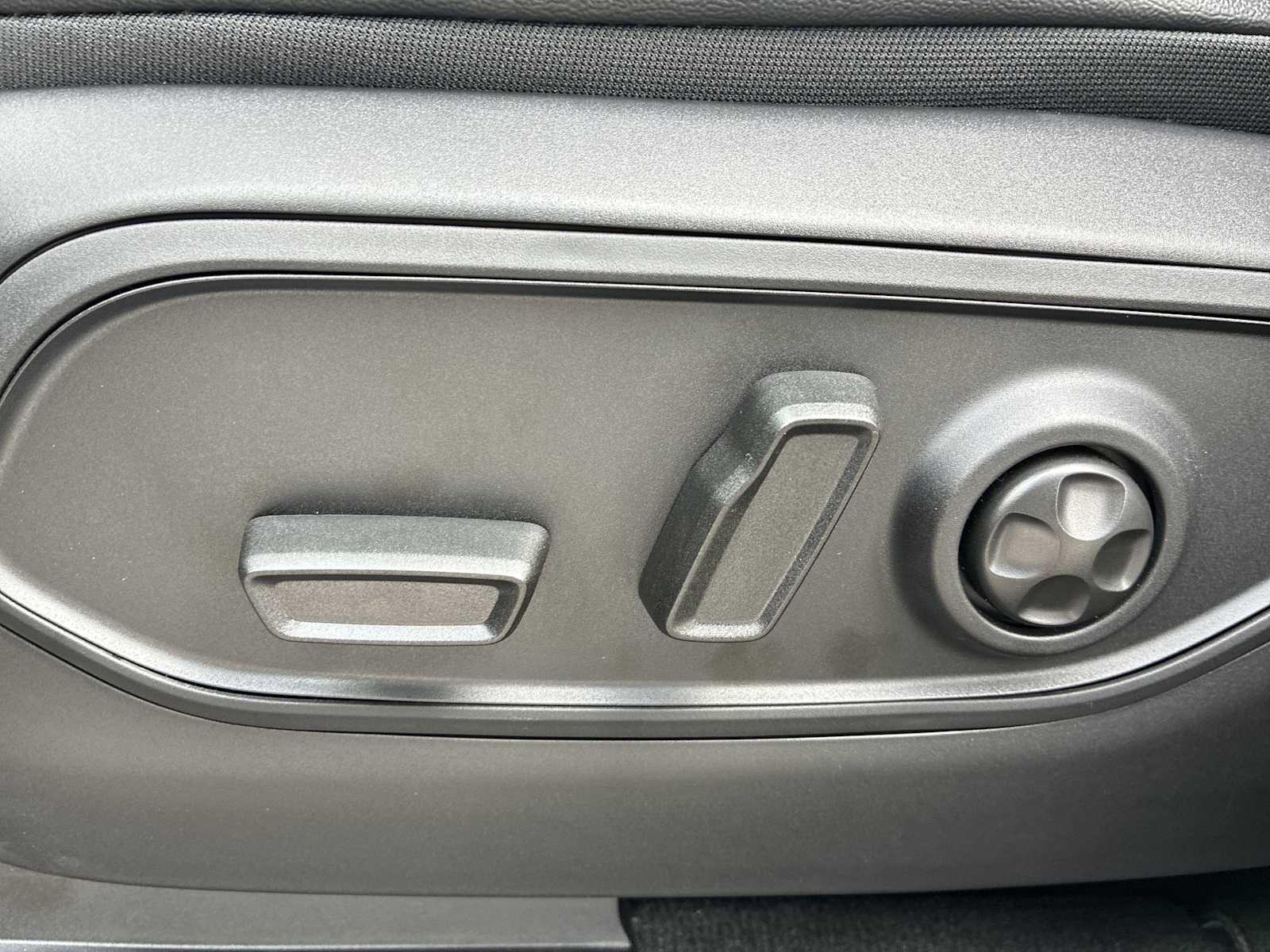 Thumbnail: 2026 Jeep Grand Cherokee - 14
