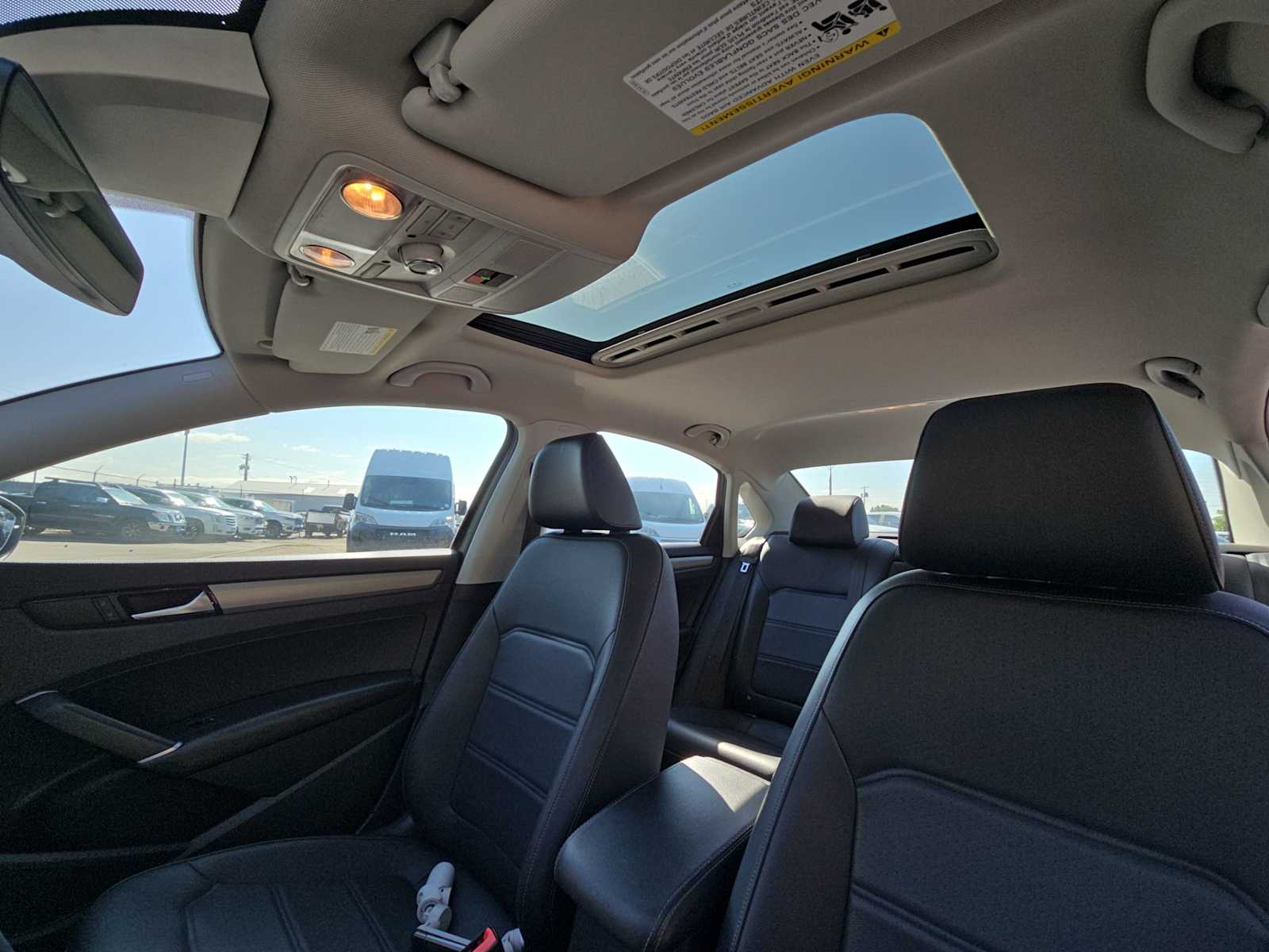 2022 Volkswagen Passat 2.0T 16