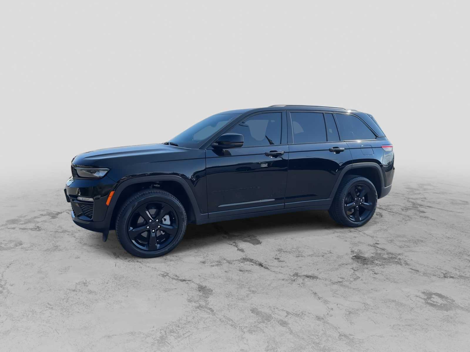 2024 Jeep Grand Cherokee Limited photo 3