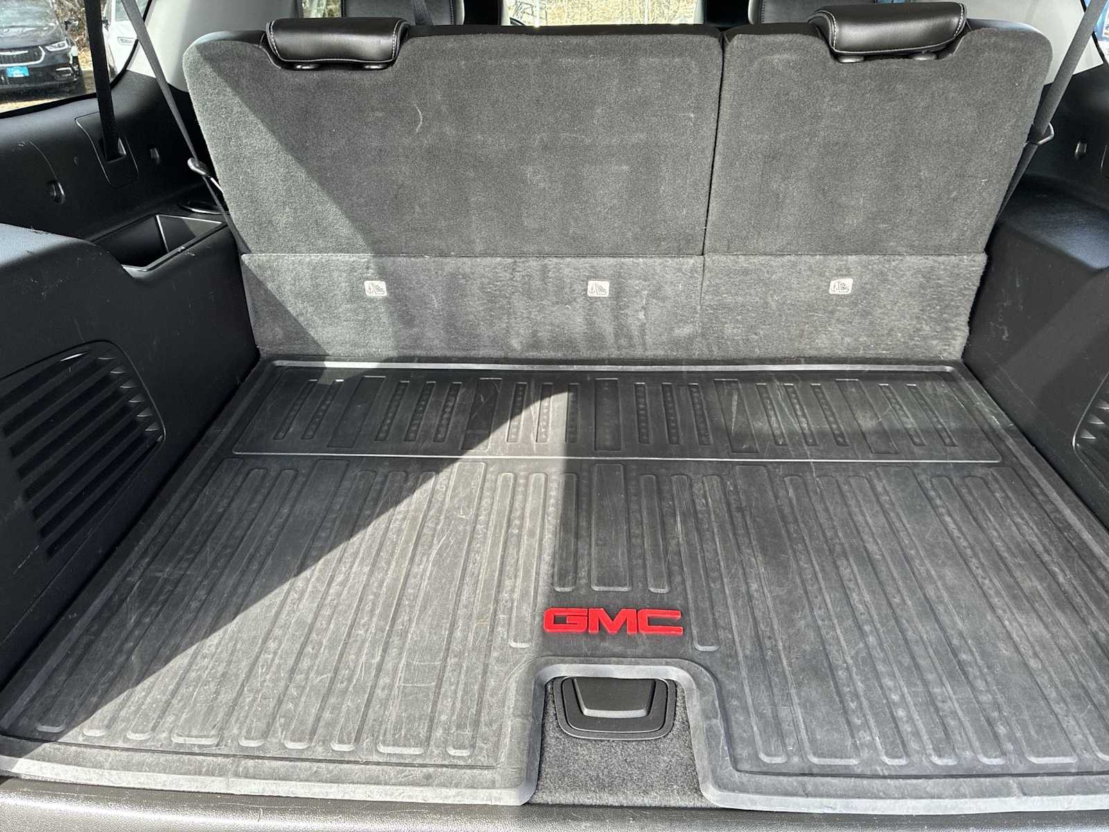 Thumbnail: 2018 GMC Yukon XL - 21