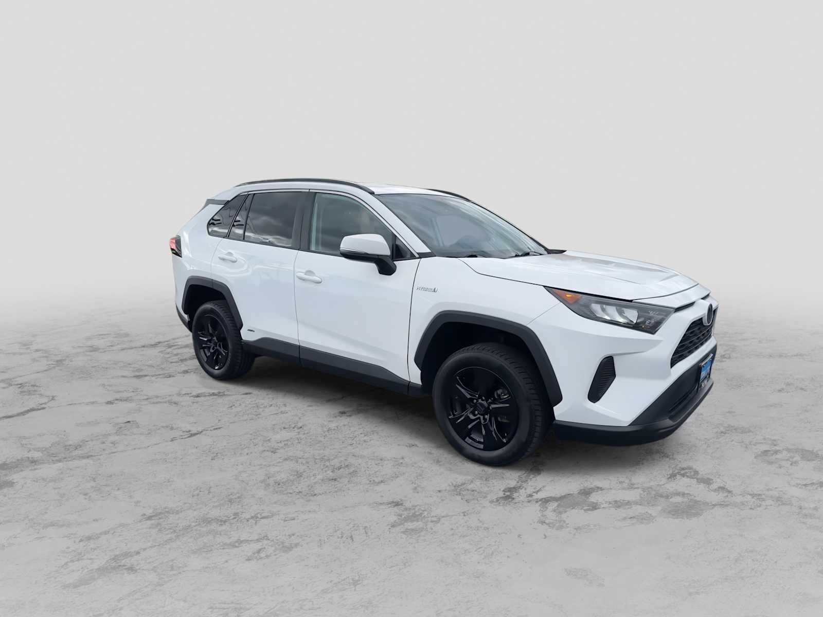2021 Toyota RAV4 Hybrid LE photo 2