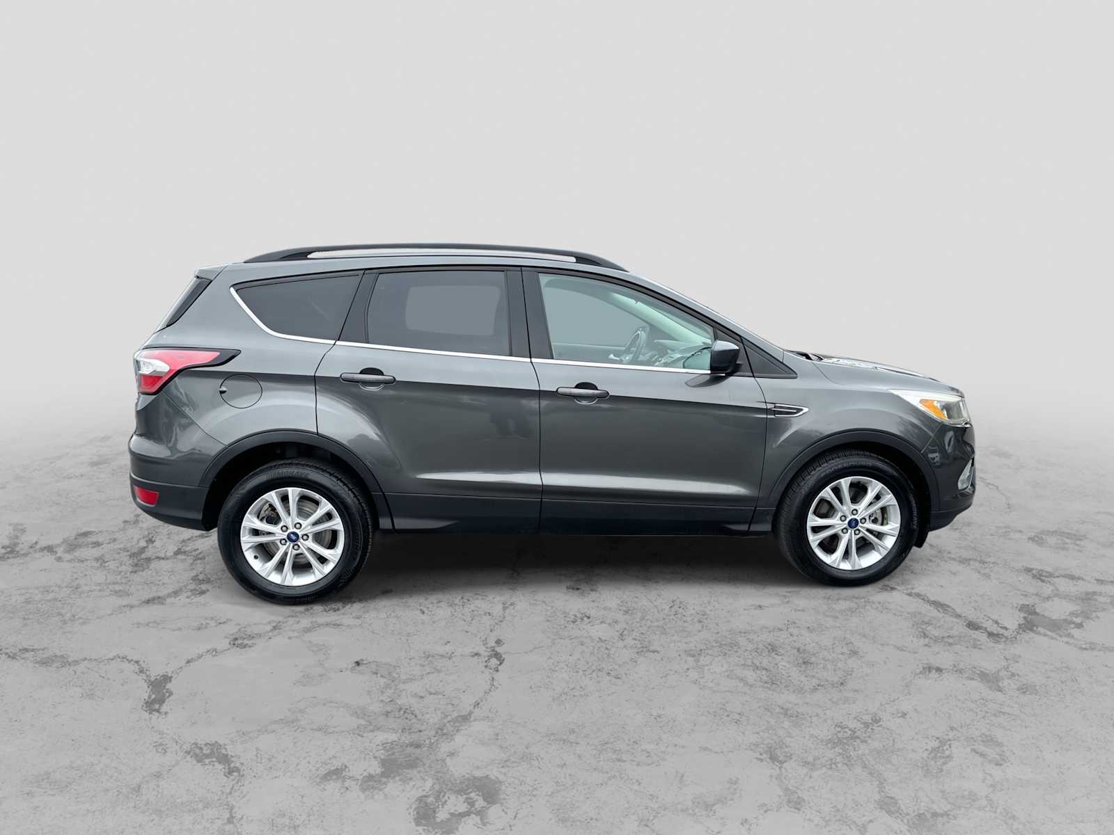 Thumbnail: 2018 Ford Escape - 9