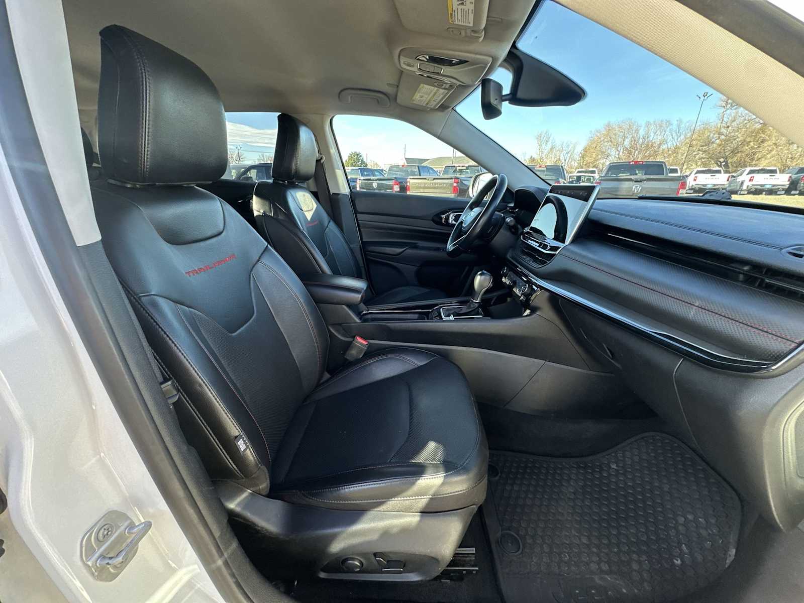 Thumbnail: 2022 Jeep Compass - 24