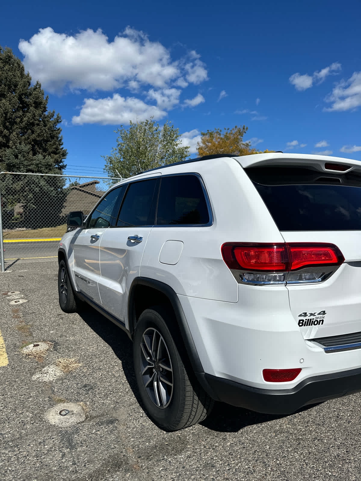 2022 Jeep Cherokee Limited photo 3
