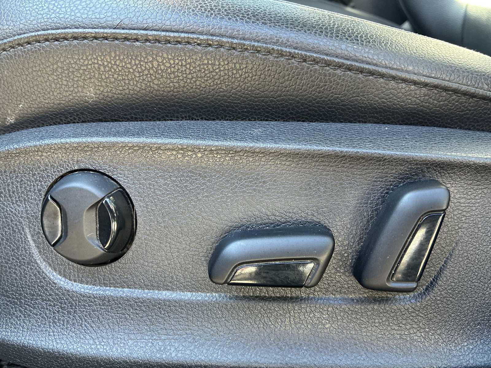 Thumbnail: 2015 Volkswagen Passat - 14