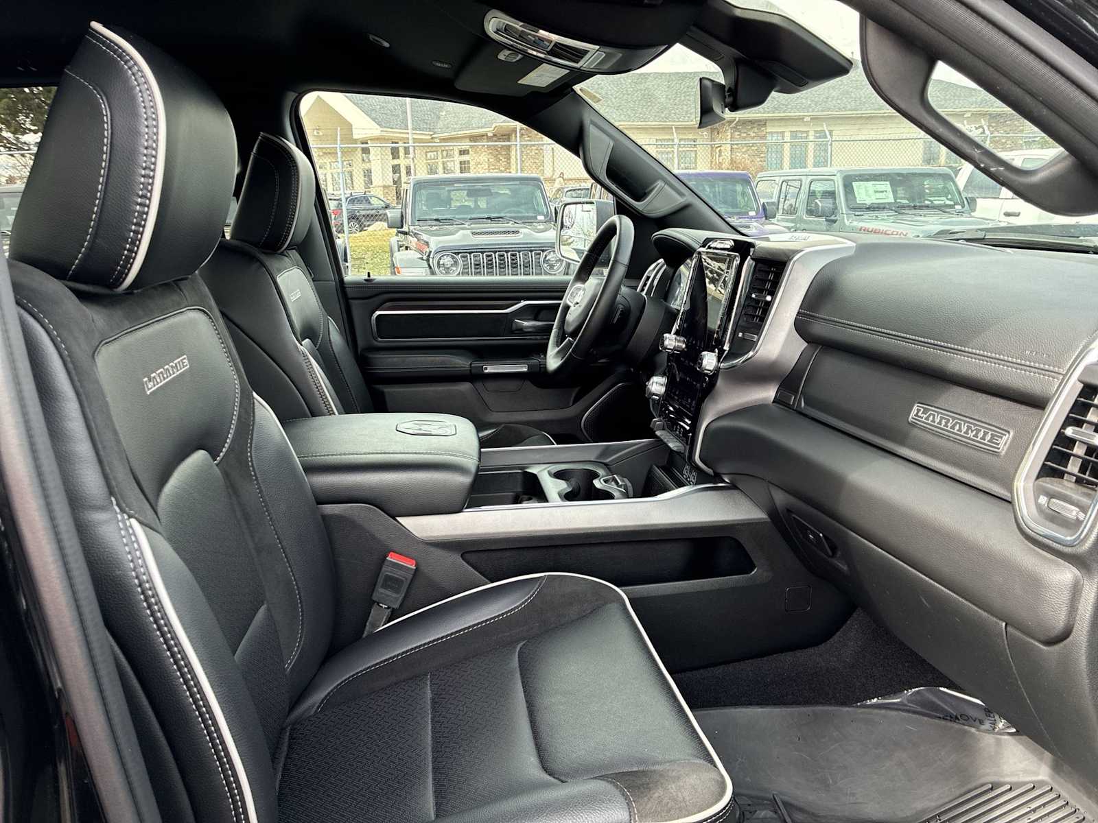 Thumbnail: 2025 RAM 1500 - 25