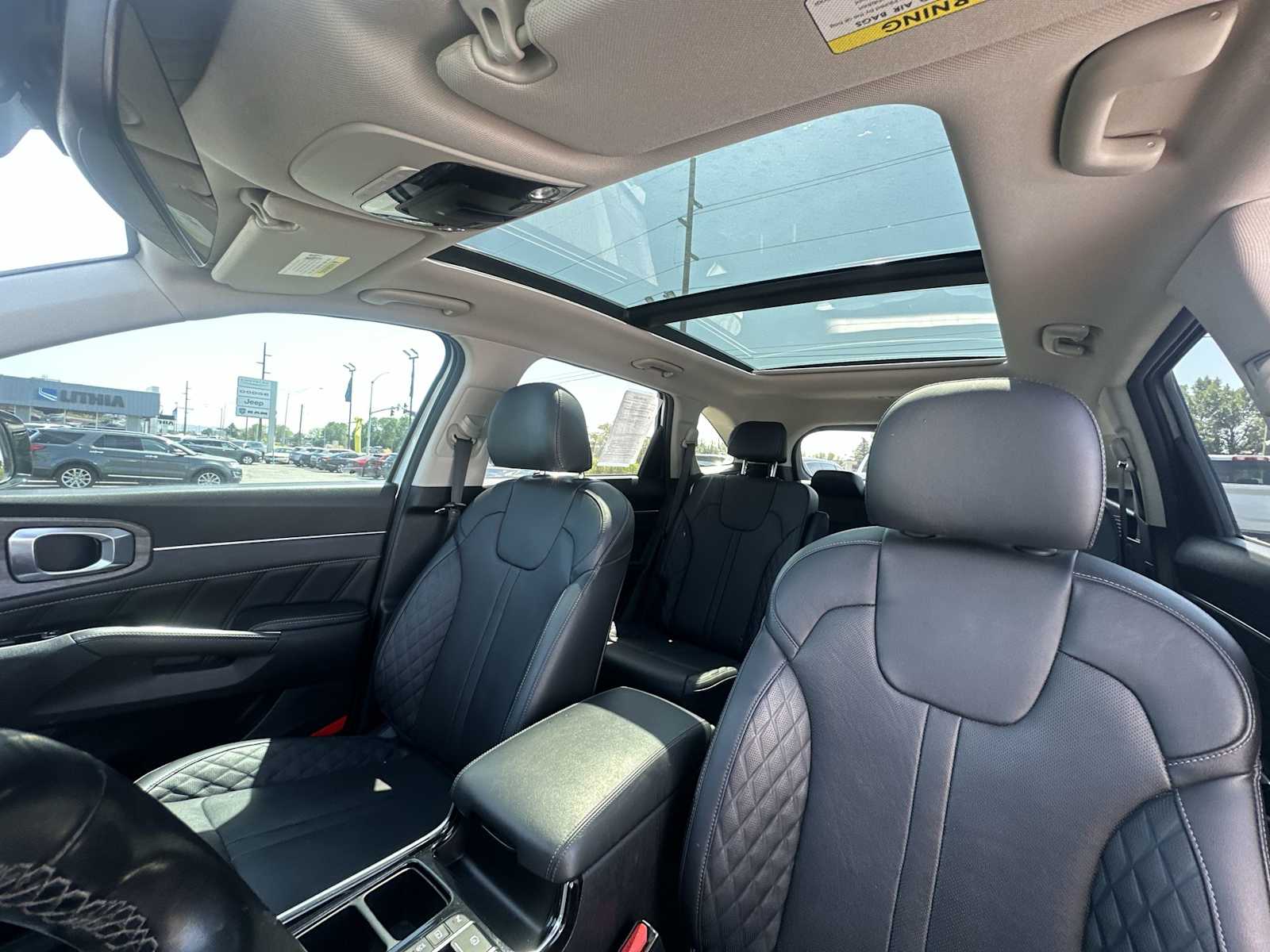 Thumbnail: 2022 Kia Sorento - 16