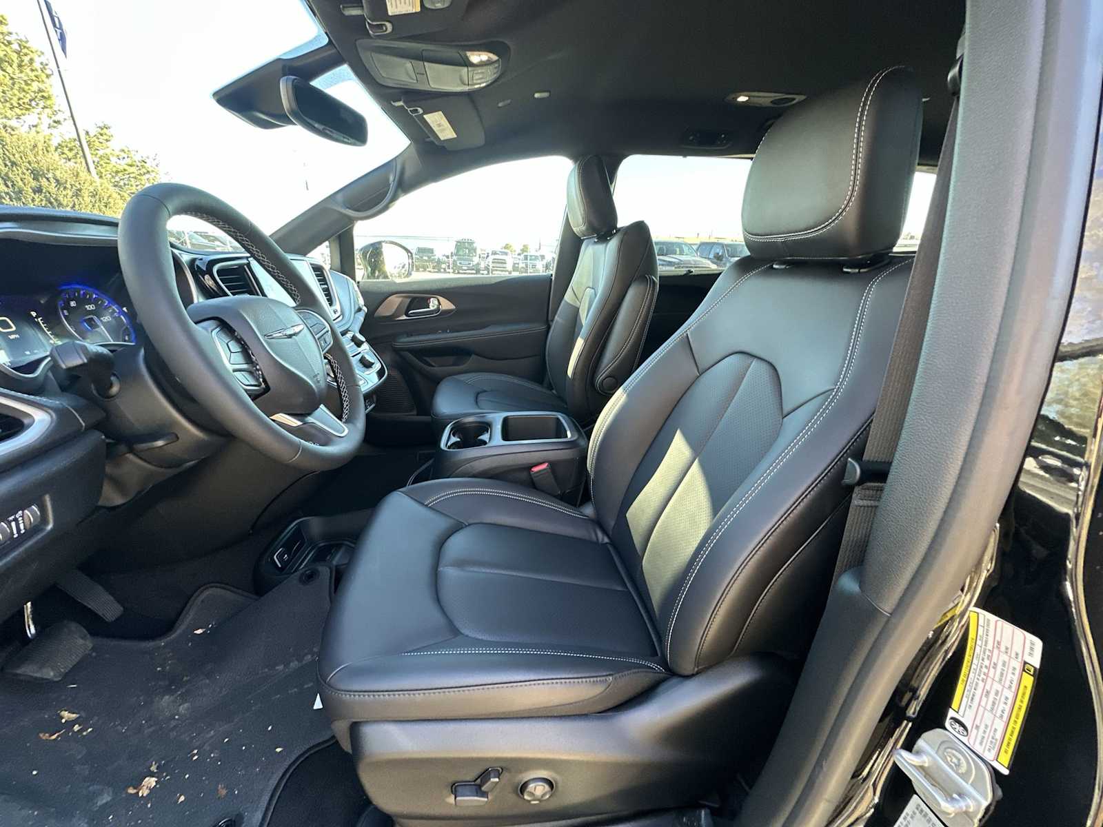 Thumbnail: 2026 Chrysler Pacifica - 13