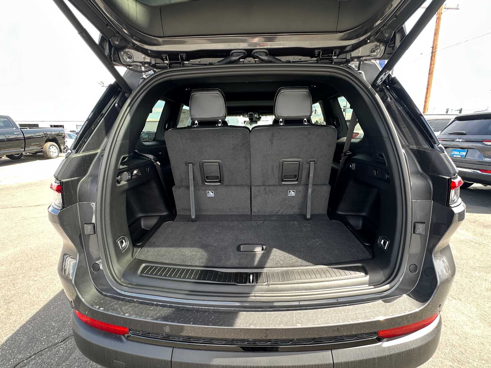 2025 Jeep Grand Cherokee Altitude 7