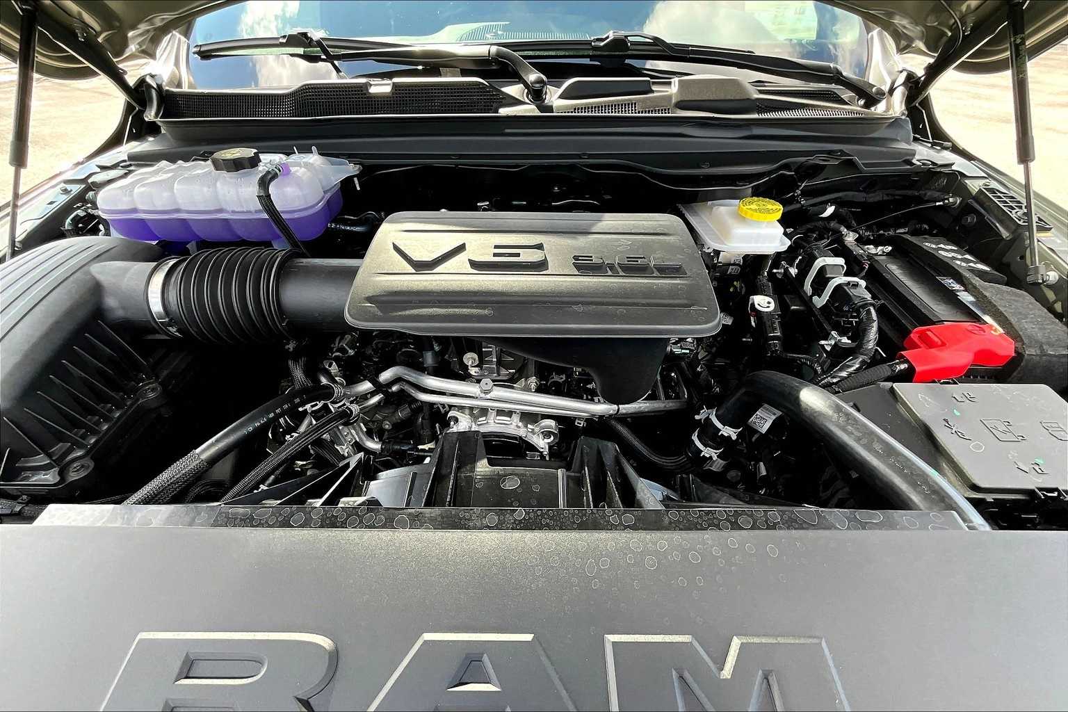 Thumbnail: 2025 RAM 1500 - 9
