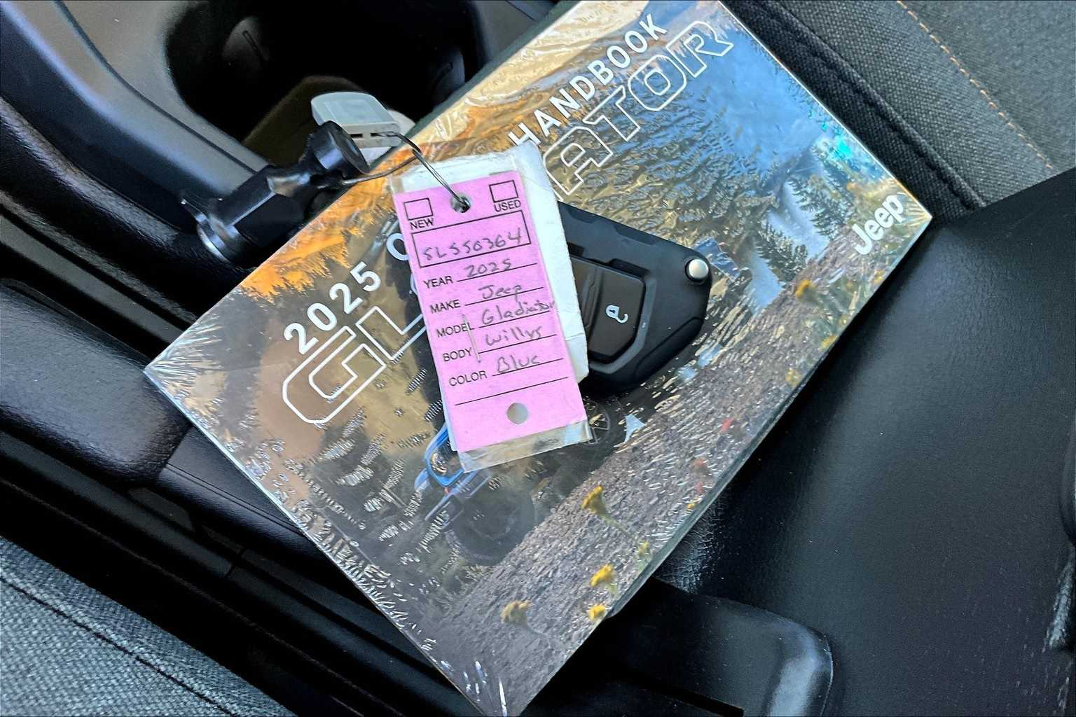 Thumbnail: 2025 Jeep Gladiator - 19