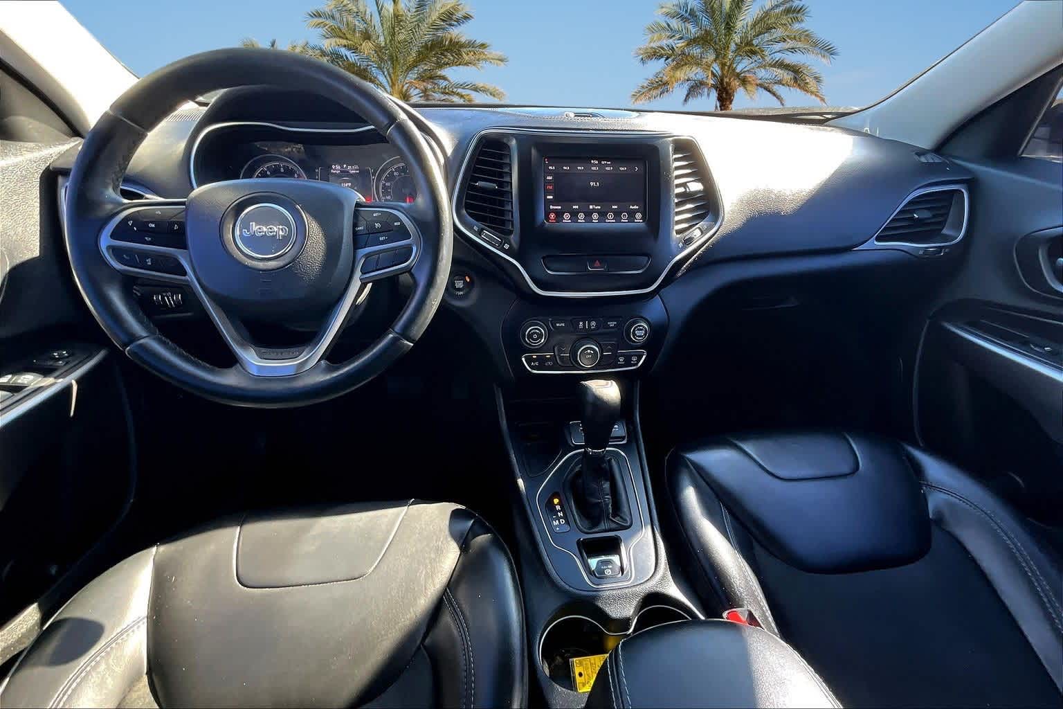 Thumbnail: 2019 Jeep Cherokee - 9