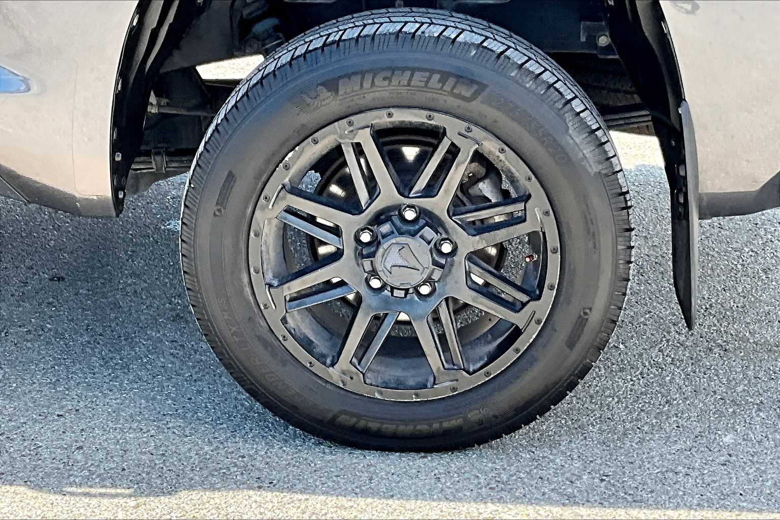 Thumbnail: 2019 Toyota Tundra - 35
