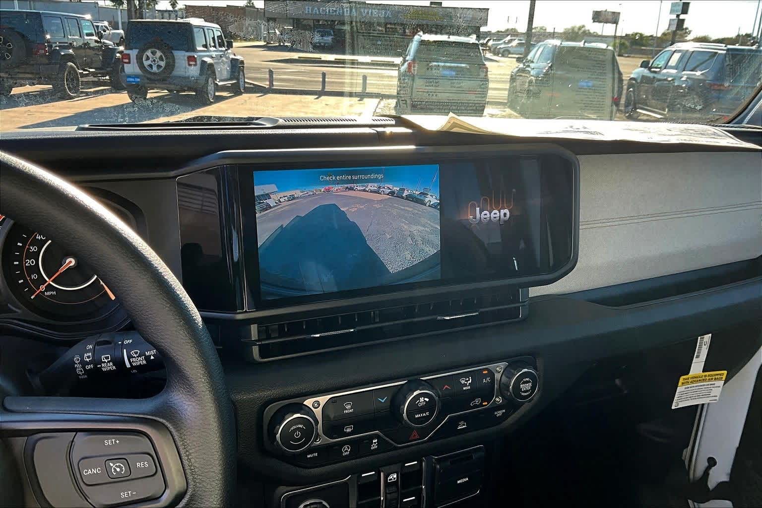 Thumbnail: 2018 Jeep Wrangler - 27