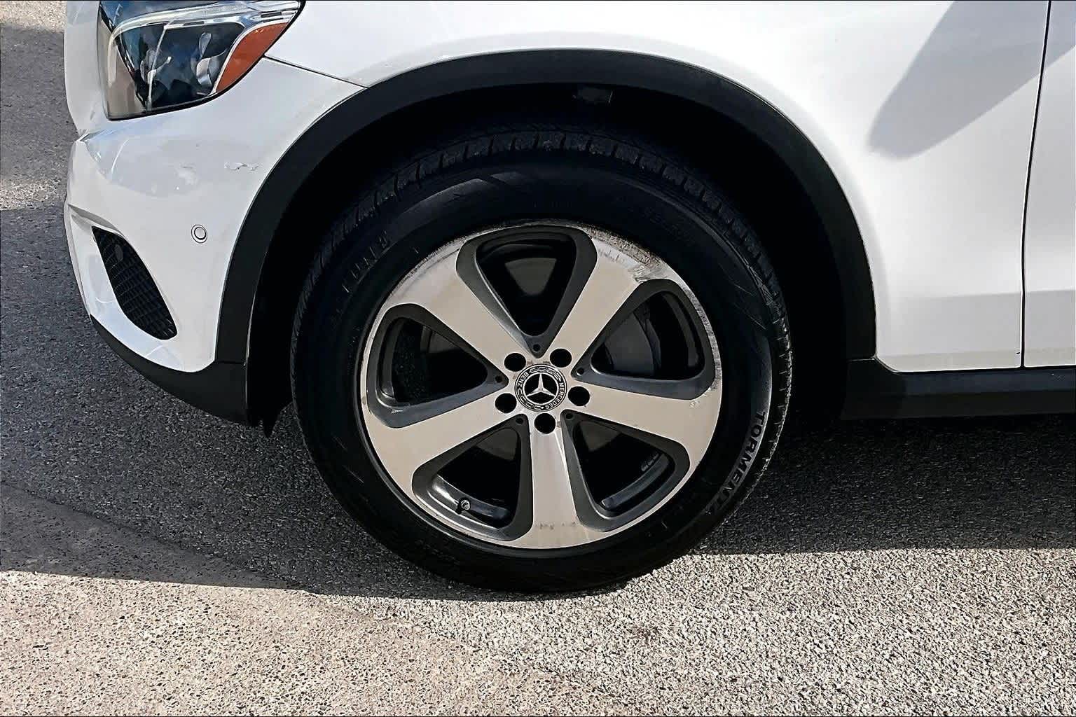 Thumbnail: 2017 Mercedes-Benz GLC - 33