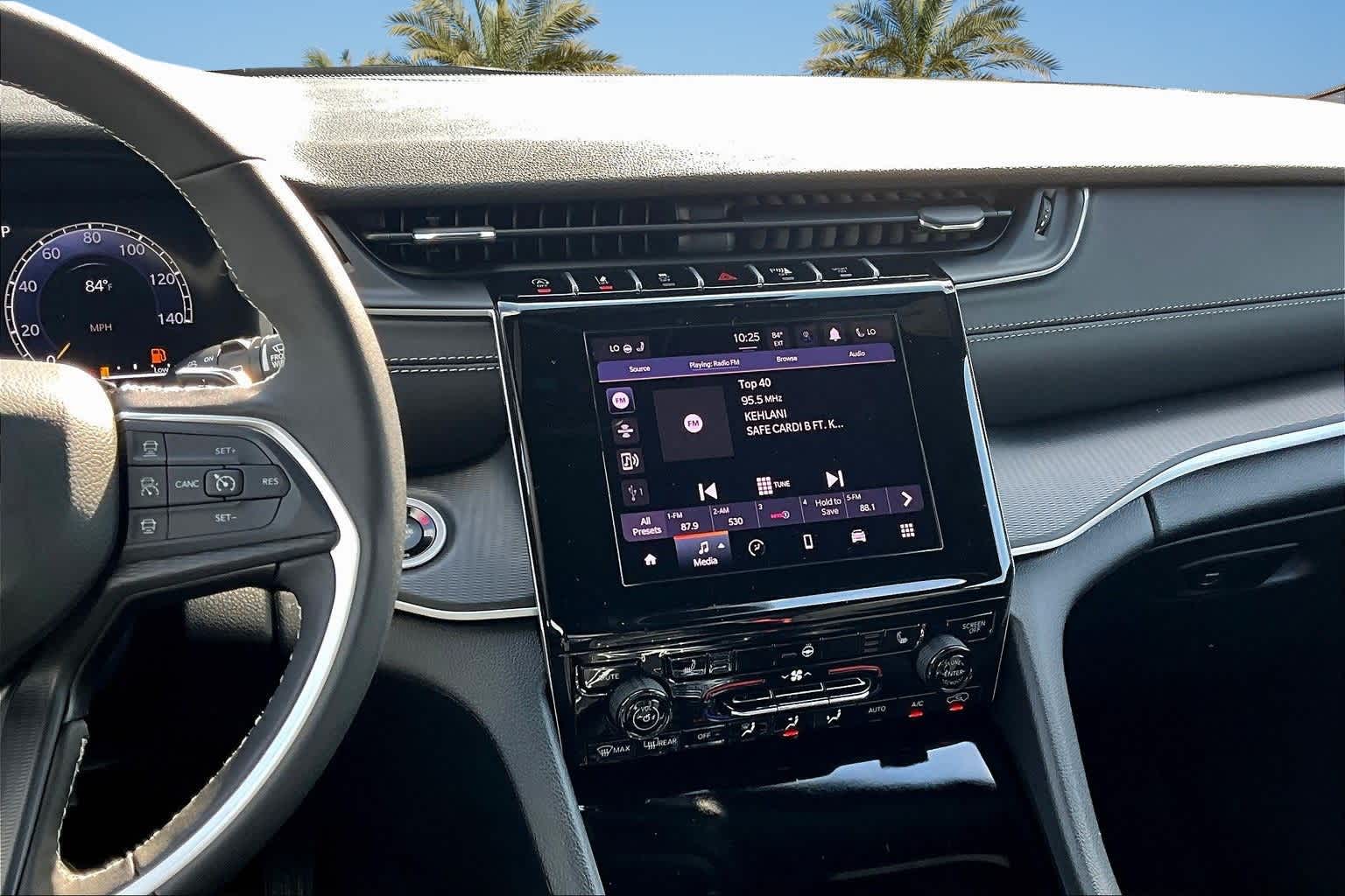 Thumbnail: 2025 Jeep Grand Cherokee - 16