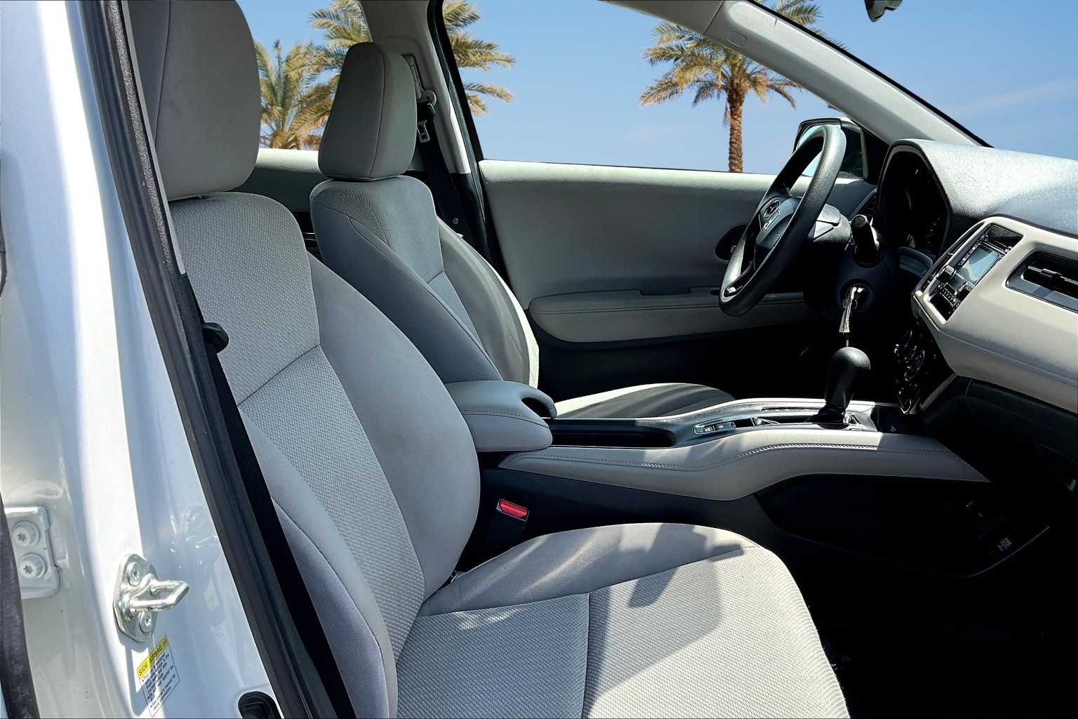 2016 Honda HR-V LX 14