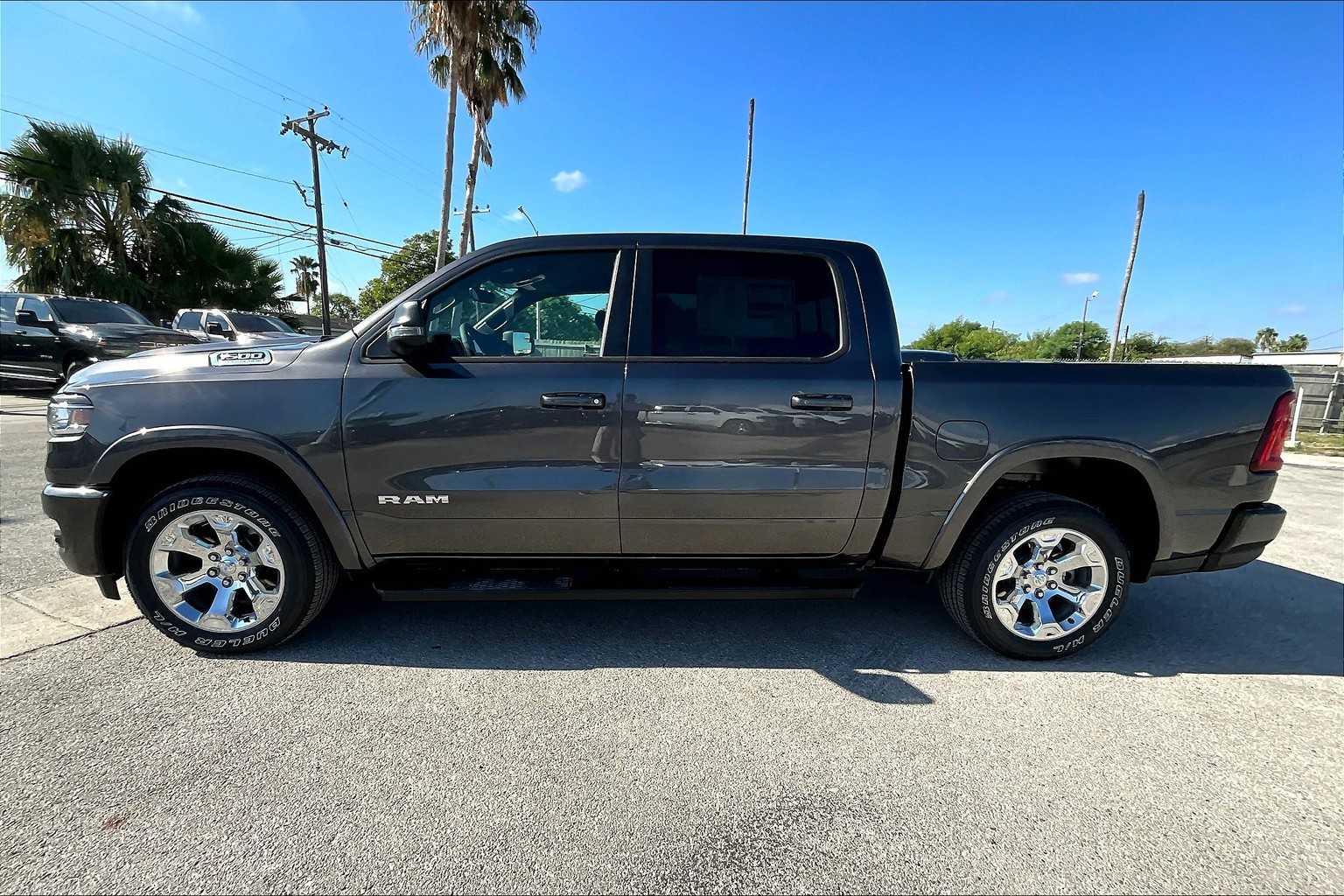 New 2026 Ram 1500 LONE STAR CREW CAB 4X2 5'7 BOX Pickup