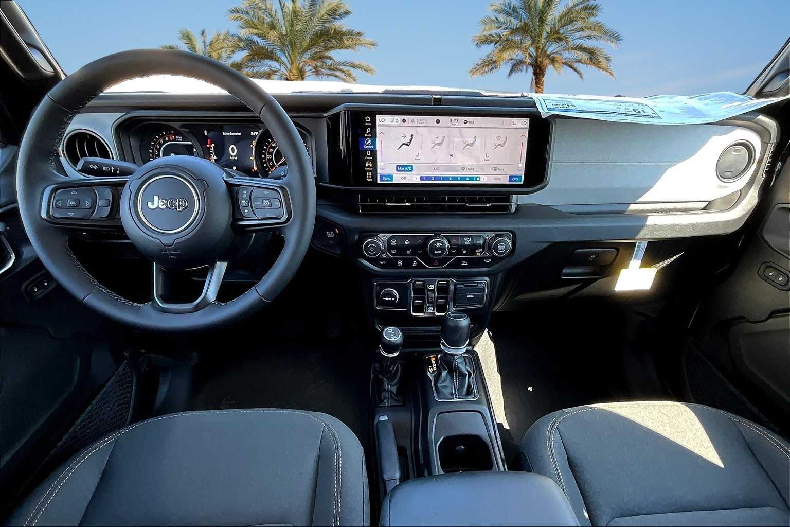 Thumbnail: 2025 Jeep Gladiator - 10