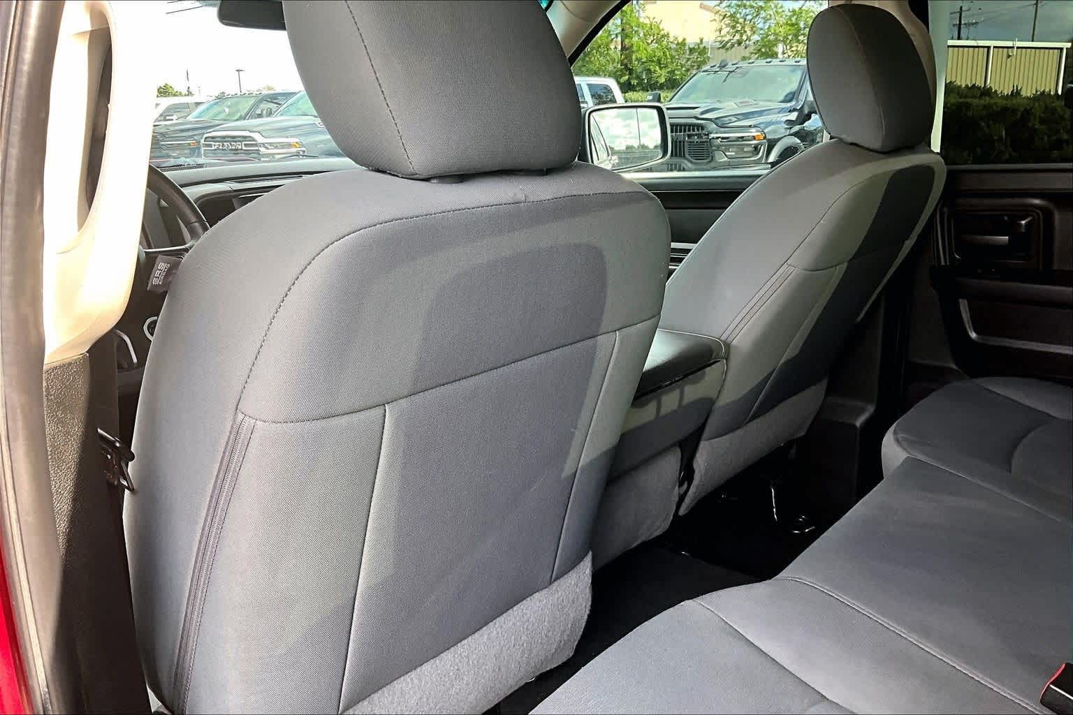 Thumbnail: 2019 RAM 1500 Classic - 11