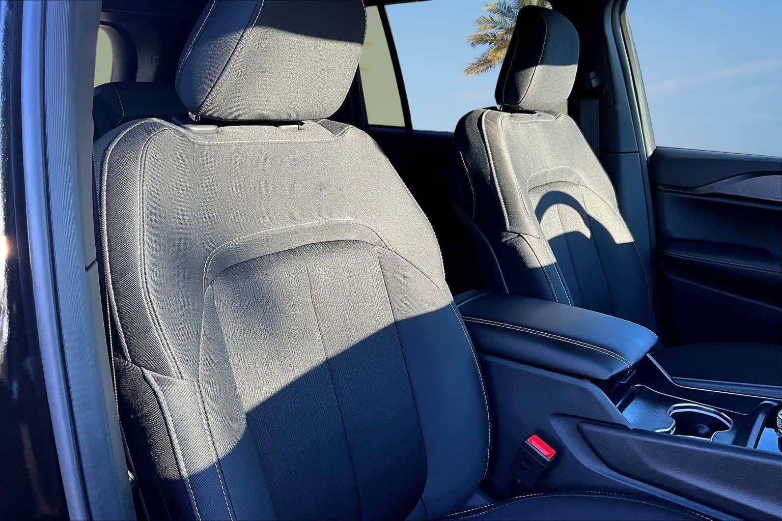 Thumbnail: 2025 Jeep Grand Cherokee - 13