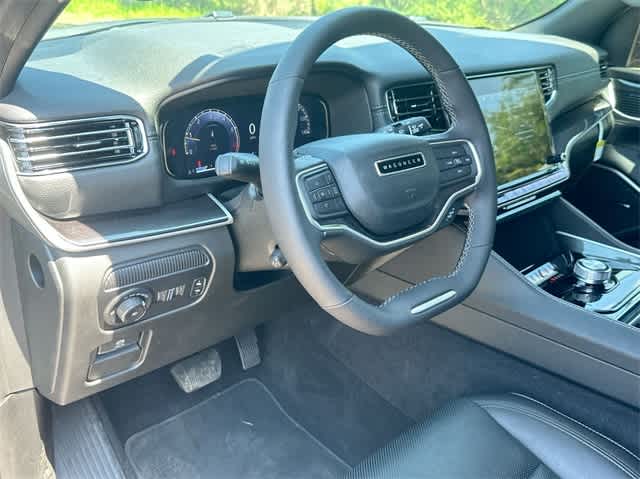 Thumbnail: 2024 Jeep Wagoneer - 10