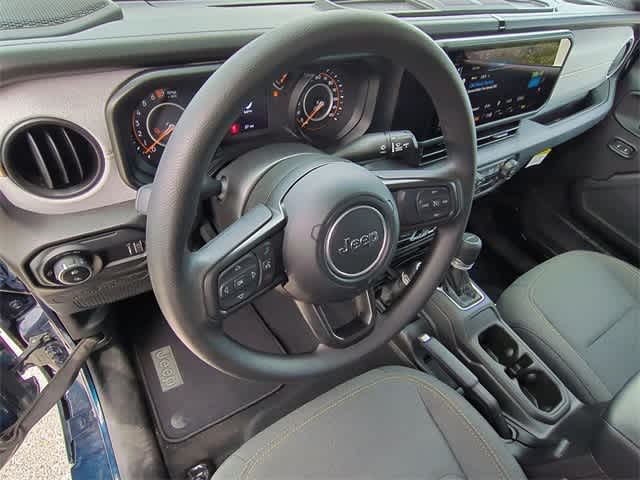 Thumbnail: 2025 Jeep Gladiator - 10