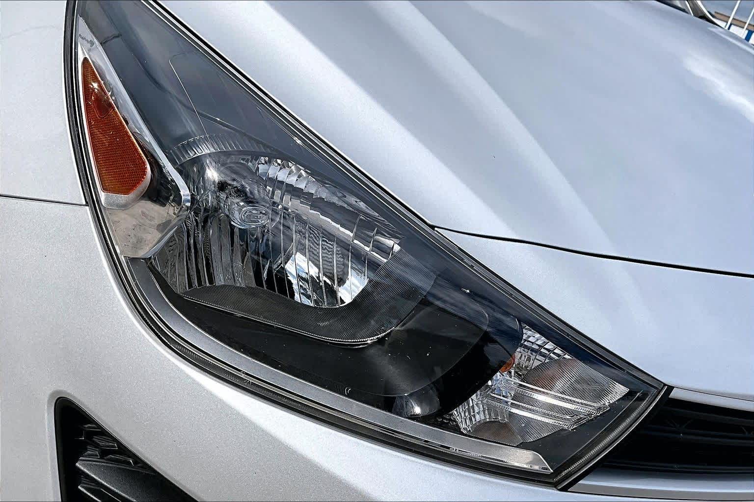 Thumbnail: 2023 Kia Rio - 28