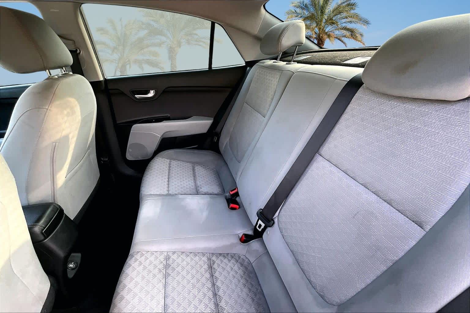 Thumbnail: 2023 Kia Rio - 12